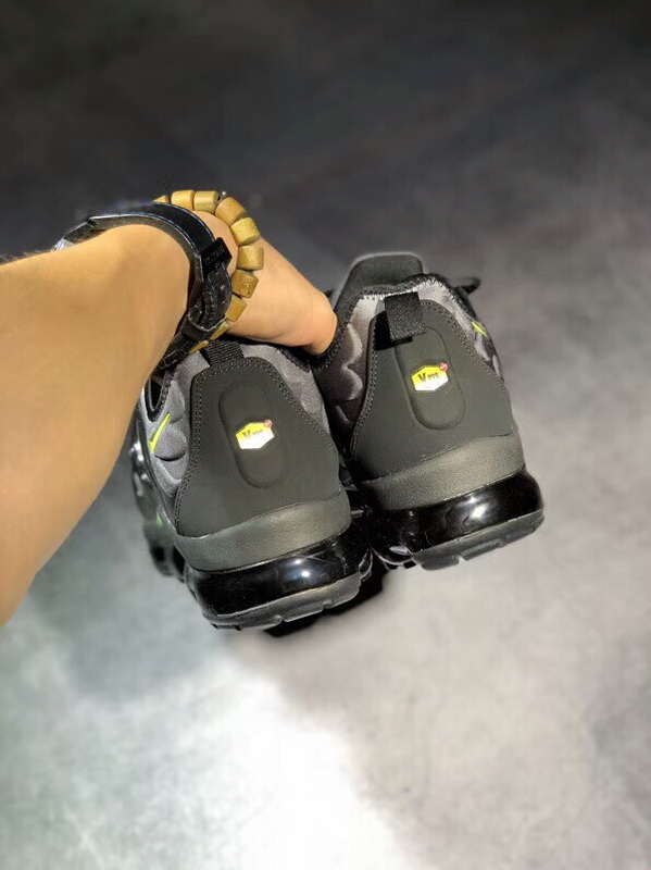 Authentic Nike Air Vapormax Plus 1